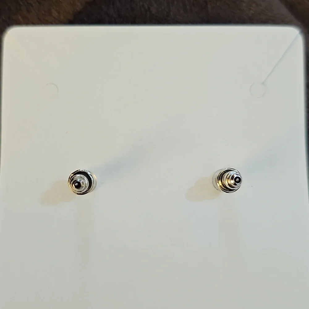 Earrings - Picture 9 of 11